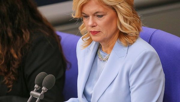 Bundestagspräsidentin Klöckner warnt vor "kulturellem Rabatt"