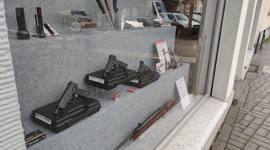 Scharfe Waffe im Gepäck am Bremer Flughafen gefunden