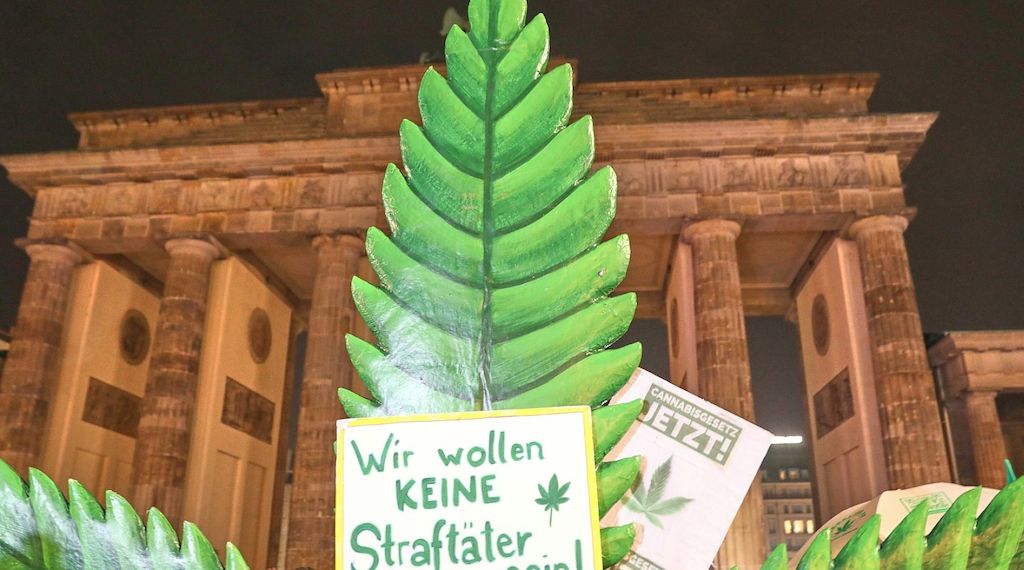 Streeck erwartet "sehr gemischtes Bild" bei Cannabis-Evaluierung