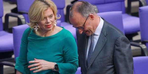 Klöckner verteidigt Merz in Stadtbild-Debatte