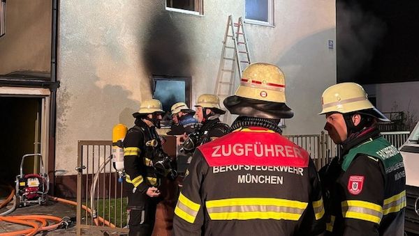 Schwerverletzter nach Wohnhausbrand in München-Lerchenau