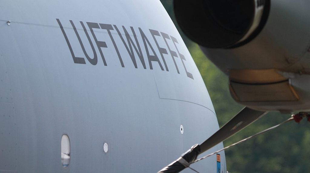 SPD: Abschuss russischer Kampfjets "letzte Option"