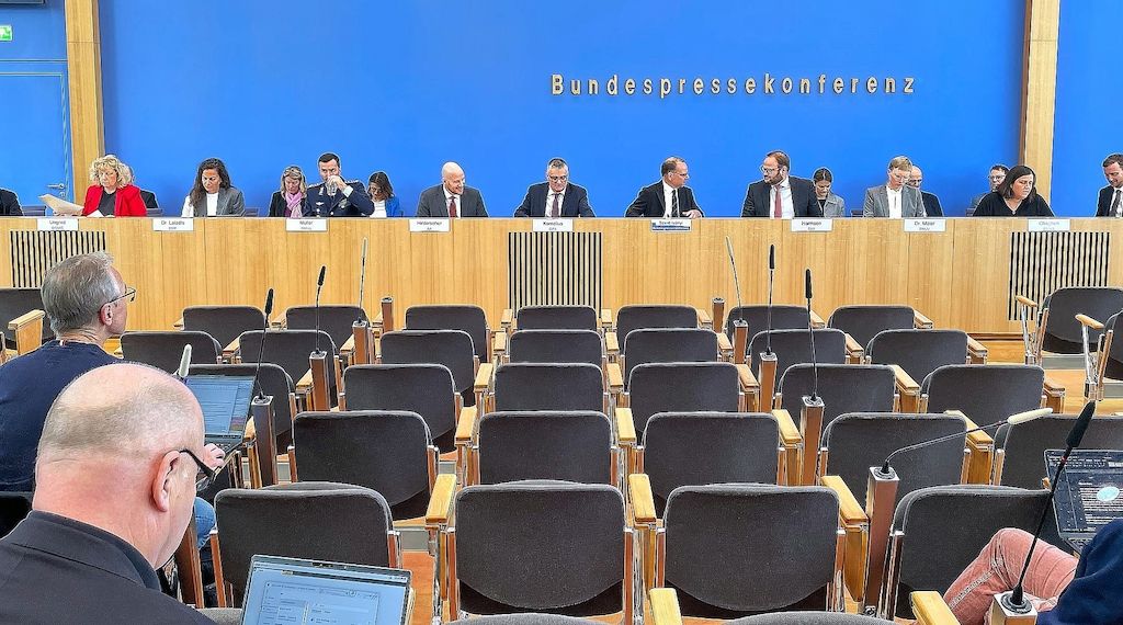 Bundesregierung will Trump-Lob nicht bewerten