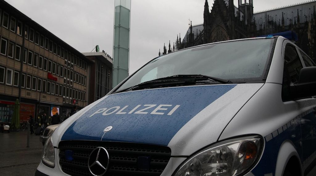 Polizei stellt bei Verkehrskontrolle in Köln Schusswaffen sicher