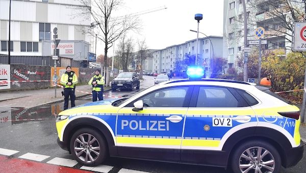 Eilmeldung: Detonation und Feuer an Krebszentren von Berliner Kliniken