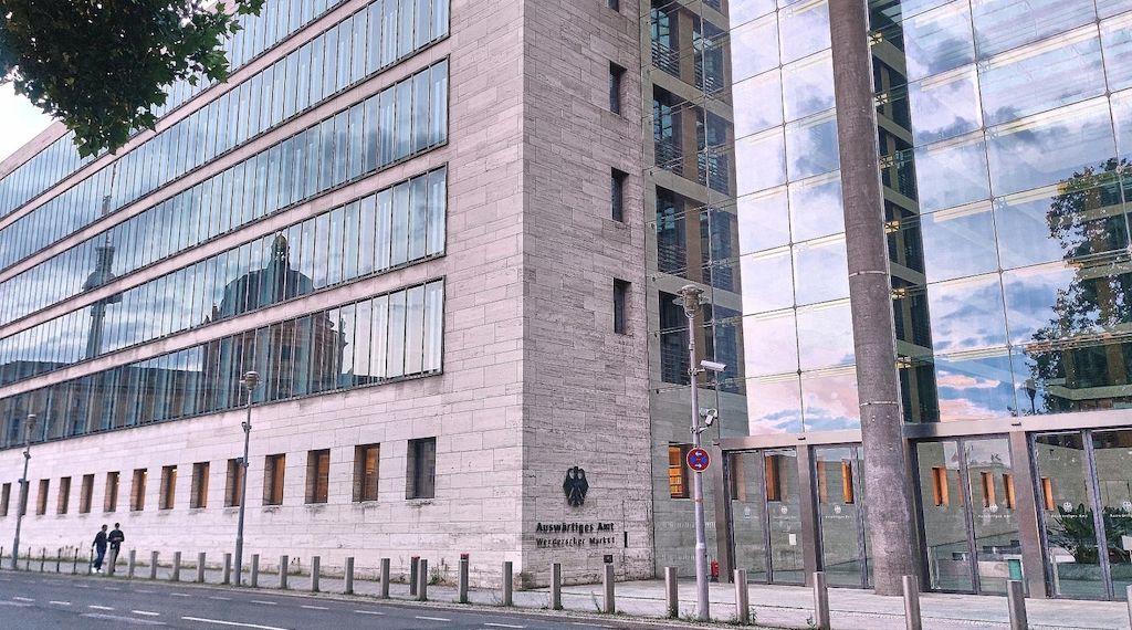 Chinas Botschafter wegen Lasereinsatz gegen Flugzeug einbestellt