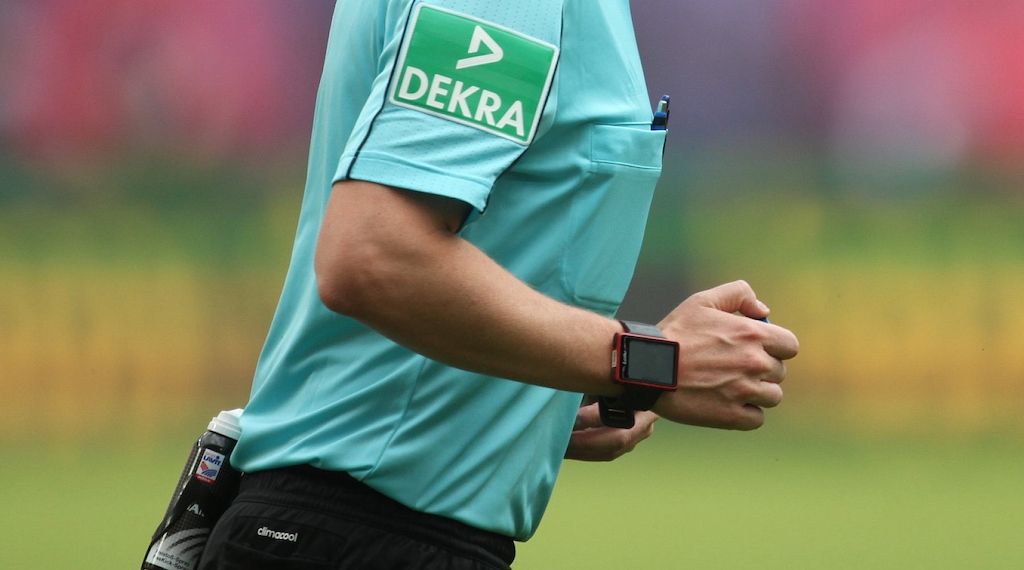 Gericht: DFB-Schiedsrichter können vor Arbeitsgerichten klagen