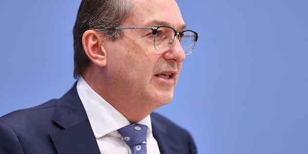 Dobrindts Cyber-Gegenwehr-Pläne stoßen auf Lob und Kritik