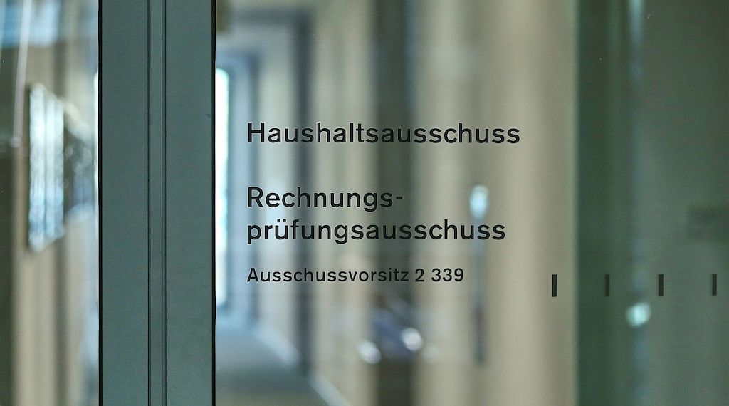 Haushaltsausschuss: Regierung will mehr Geld für Raumfahrt