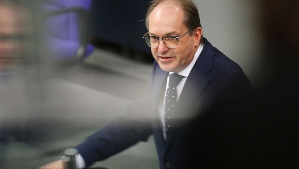 Dobrindt macht Abschiebungen von Syrern von Integration abhängig