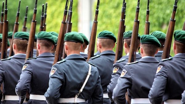 Röwekamp hält Wehrdienst-Kompromiss für unzureichend