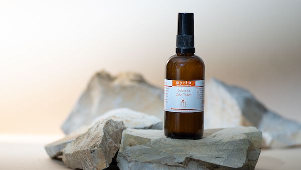 Der neue Zink Gesichtstoner ganz ohne reizende Zusätze wie Alkohol oder Duftstoffe