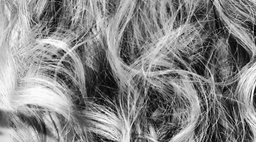 Myrto Naturkosmetik – Graue Haare färben – ja oder nein?