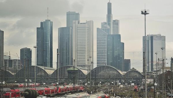 Drei Männer nach Messerangriff auf Frankfurter Zeil festgenommen