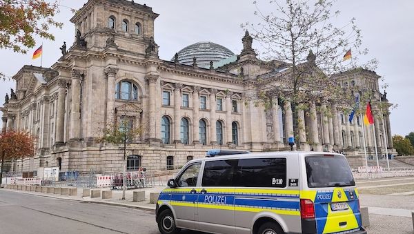 Bundestagspolizei warnt Fraktionen vor zugesendeten USB-Sticks