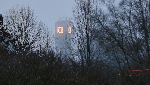 Bahn-Chefin erwartet viele unpünktliche Züge und mehr Baustellen