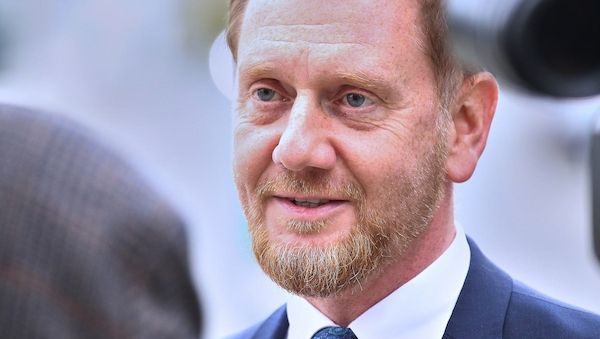 Kein Krankengeld für "die ersten ein oder zwei Tage" fordert Ministerpräsident Michael Kretschmer