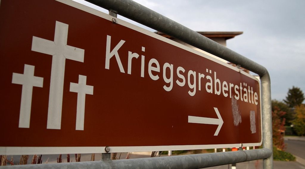 Präsident des Volksbundes sieht Kriegsgräberstätten verfallen