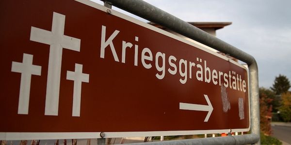 Präsident des Volksbundes sieht Kriegsgräberstätten verfallen