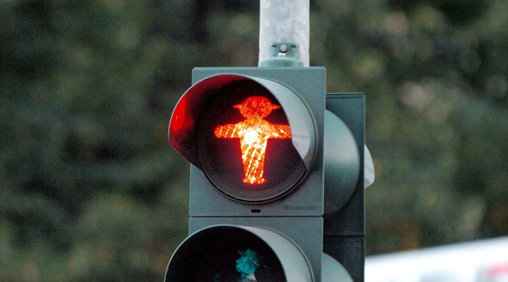 Fußgänger in Tempelhof bei Rot überfahren