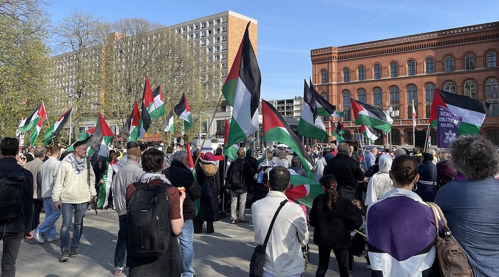 Polizei beendet pro-palästinensische Versammlung in Berlin-Mitte