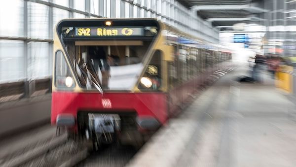 Berliner Ringbahn am Morgen unterbrochen