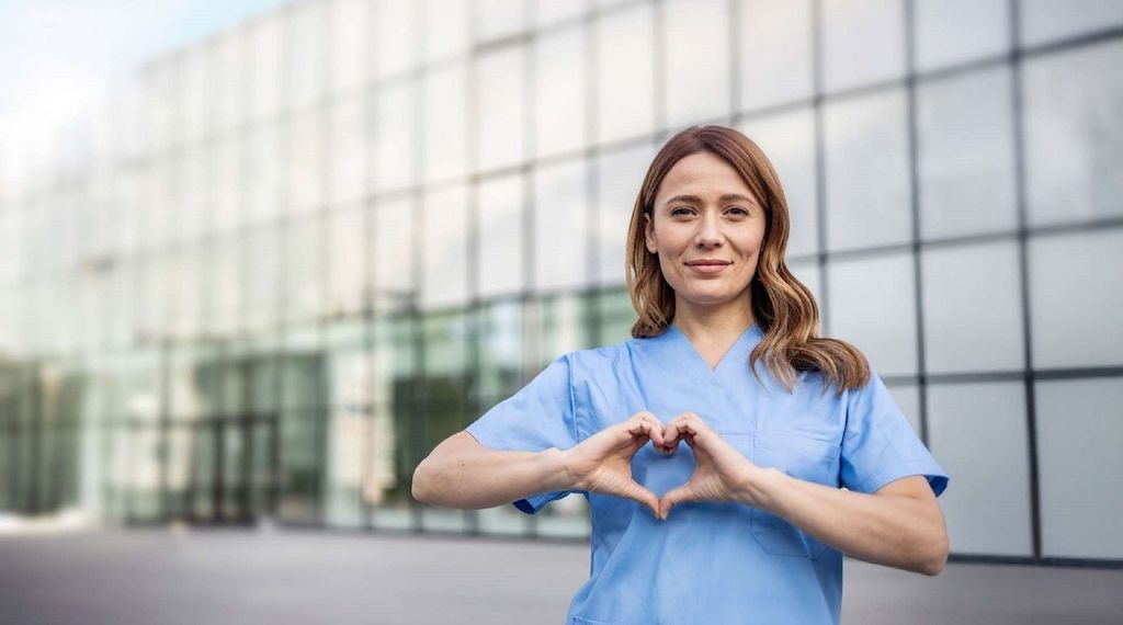 Aktiv gegen Schmerz: KlinikRente und Allianz mit drei leistungsstarken Varianten