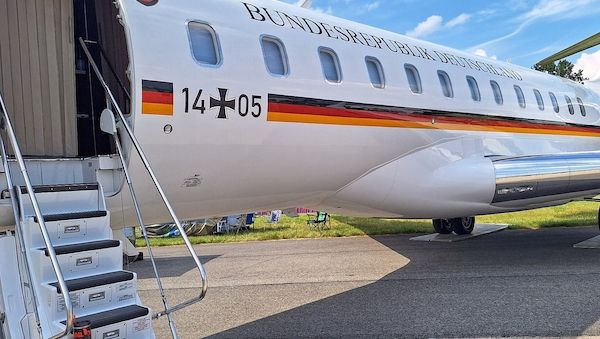 Agrarminister Rainer muss USA-Flug abbrechen - Technische Probleme