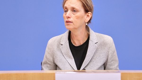 Familienministerin bei Alter für Social-Media-Verbot gesprächsbereit