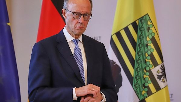 Halle will Bahn-Hauptsitz werden - für Merz noch kein Thema