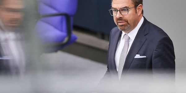 Außenstaatsminister startet Debatte über hybride Vergeltung