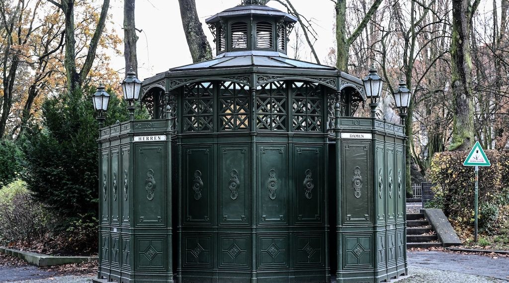 Zum Welttoilettentag feiert Berlin seine historischen Klo-Häuschen