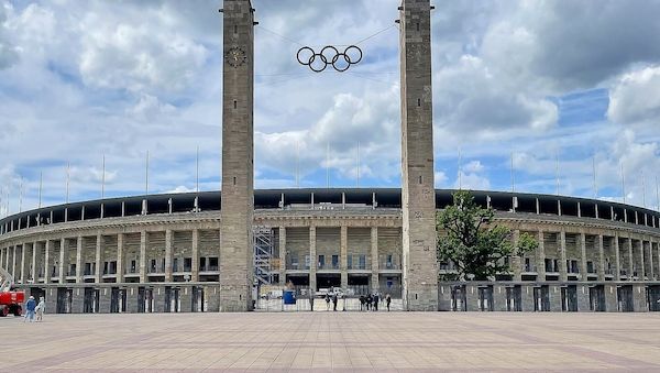 Sportstaatsministerin Schenderlein sieht kein Problem für Olympia 36 in Berlin