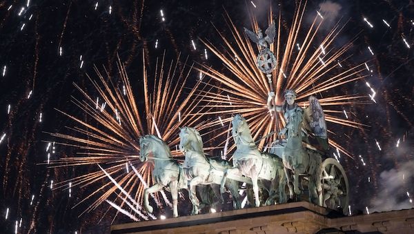 Berlin feiert Silvester mit einer Party am Brandenburger Tor: Kostenlose Tickets für rund 20.000 Gäste