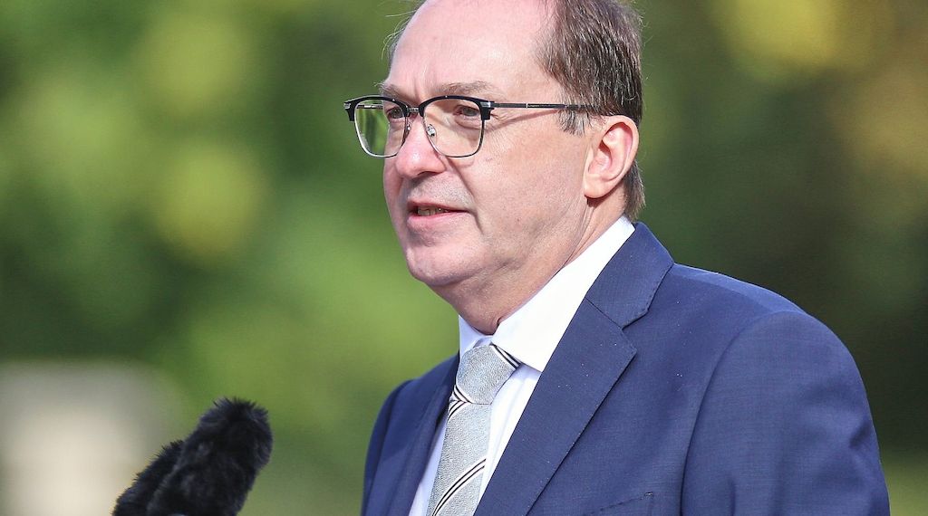 Dobrindt will neuen Anlauf für Asylzentren in Drittstaaten