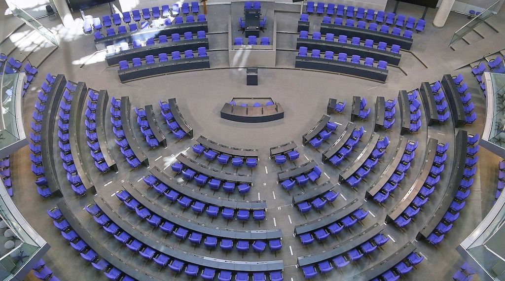 Steuerzahlerbund kritisiert höhere Zulagen für Bundestagsfraktionen