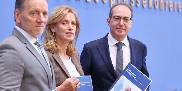 Straftaten gegen Frauen und Mädchen nehmen weiter zu