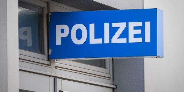 Falscher Polizist ruft bei der Brandenburger Polizei an - Schwindel fliegt auf