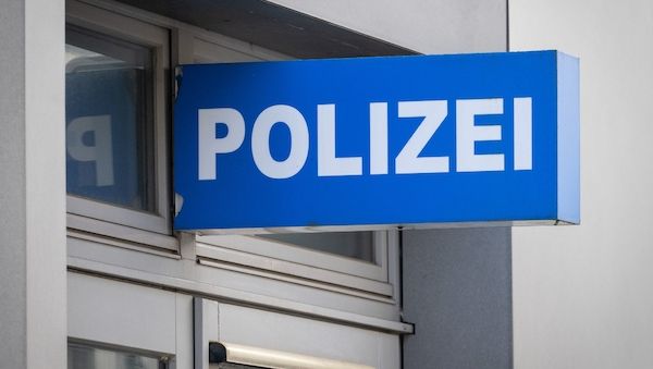 Falscher Polizist ruft bei der Brandenburger Polizei an - Schwindel fliegt auf