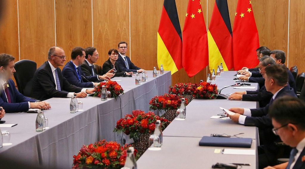 Bundesregierung: Merz-Li-Treffen beim G20-Gipfel war "konstruktiv"