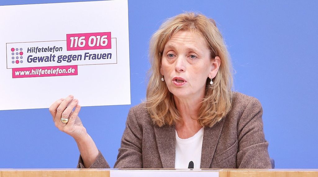 Prien fordert klare Haltung zu Femiziden
