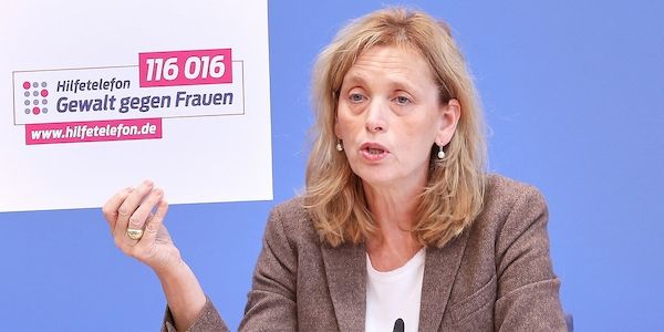 Prien fordert klare Haltung zu Femiziden