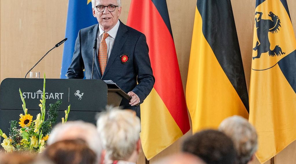 Ehemaliger Innenminister fordert Überwindung deutsch-deutscher Mentalitätsunterschiede in Stuttgart