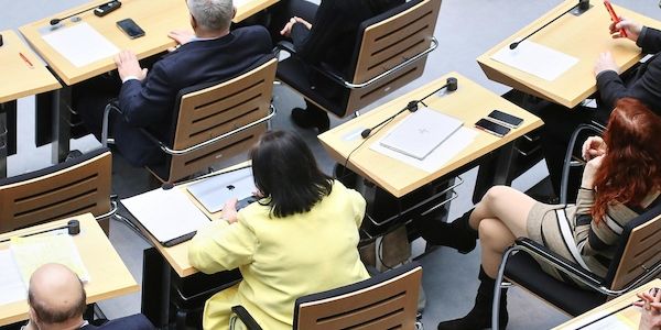 SPD-Fraktion Berlin nimmt Kürzungen im Gewaltschutz von Frauen zurück