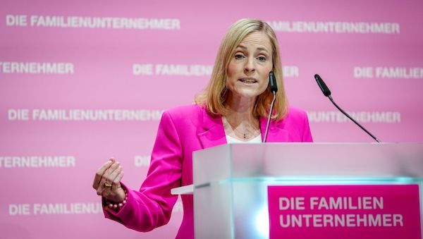 Familienunternehmer laden AfD ein – scharfe Kritik