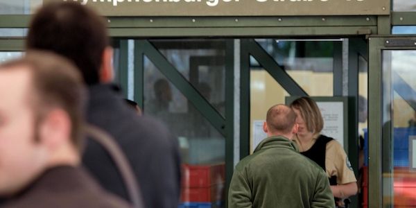 Münchner Gericht eröffnet Prozess gegen mutmaßige IS-Unterstützerin