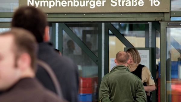 Münchner Gericht eröffnet Prozess gegen mutmaßige IS-Unterstützerin