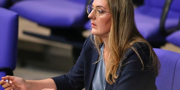 Grüne fordern Familienunternehmer zu Abgrenzung von AfD auf