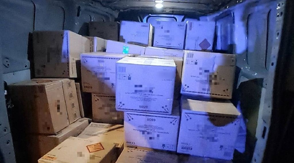 Berlin und Oranienburg: Über eine Tonne illegales Feuerwerk in Transporter entdeckt