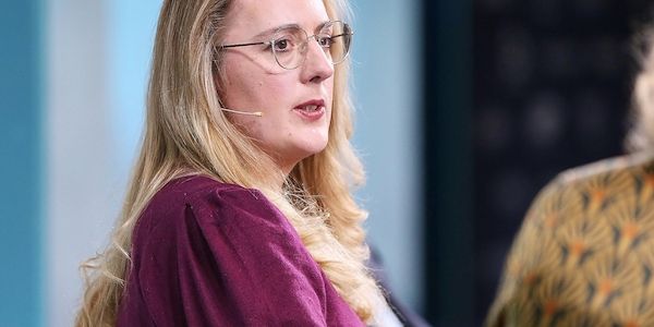 Dröge gegen verpflichtendes Gesellschaftsjahr